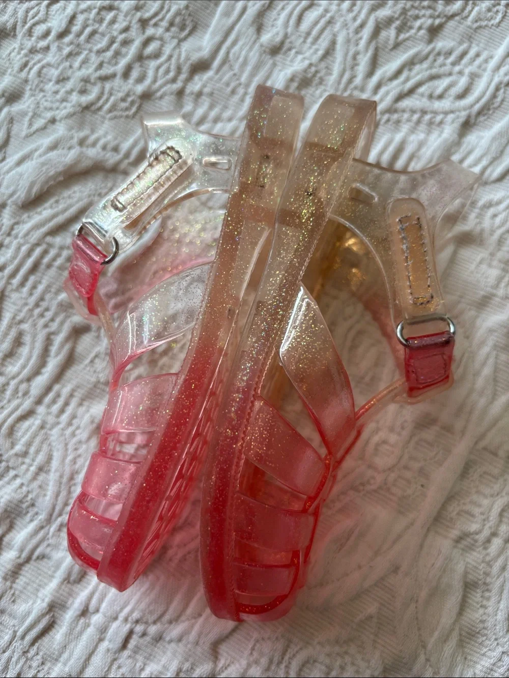 🌺 OSHKOSH JELLY SANDALS!